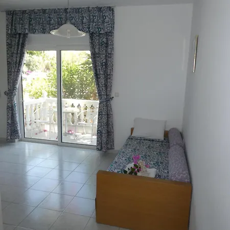 Castle View شاراكي